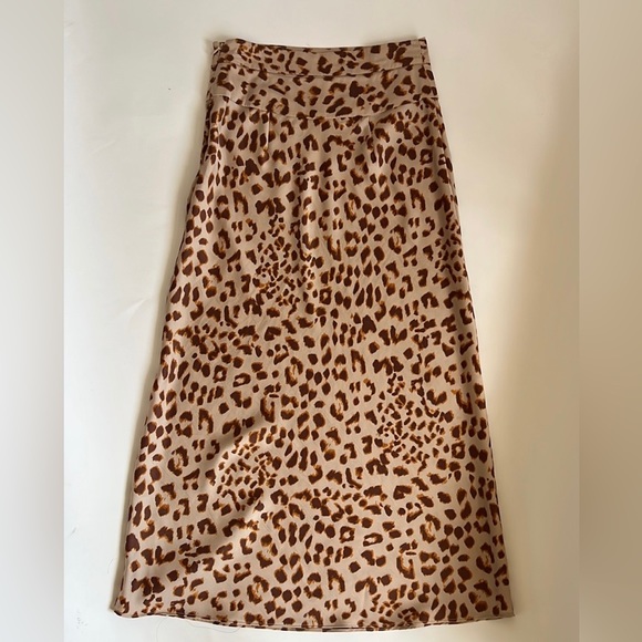 Free people Normani satin Leopard print Bias cut Midi skirt (size 0) - Picture 3 of 7
